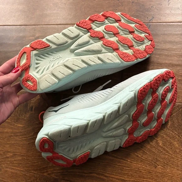 EUC :: Hoka One One :: Rincon 3 :: white/blue glass :: size 7 - Picture 4 of 5